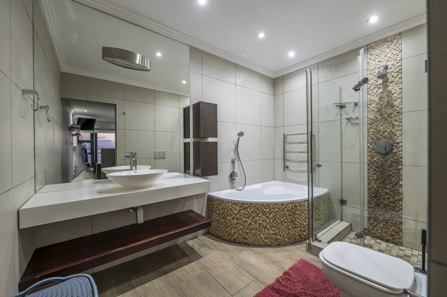 6 Bedroom Property for Sale in Mossel Bay Central Western Cape